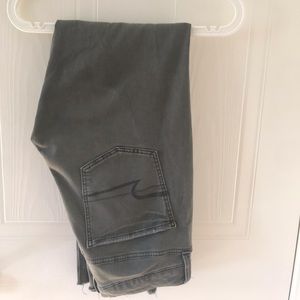 AMERICAN EAGLE tomgirl kaki pants